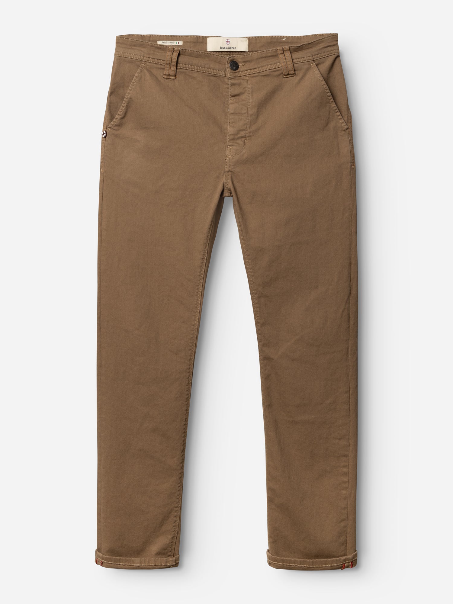 The BGpaulo Pavia 1 V2 Chino in Fudge by Blue de Gênes is a brown, straight-leg cotton stretch pant with side pockets and a button closure, shown laid flat on a white background.