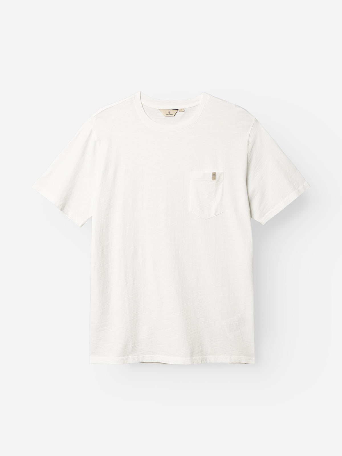 The BGoscar T-Shirt - Snow Fall by Blue de Gênes is a plain white crewneck tee with short sleeves and a small left chest pocket, crafted from 100% cotton and shown against a light background.