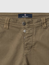 Blue de Gênes BGpaulo Pavia V3 Chino - Beech Green, olive green vintage military chinos in enzyme washed cotton stretch fabric, featuring a button fly and a branded waistband label.