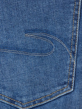 Close-up of the back pocket on Blue de Gênes Recco Blue Vintage Jeans – Vintage Wash, featuring visible stitching, a curved embroidered design, and yellow-brown thread outlining the relaxed-fit pocket edges.