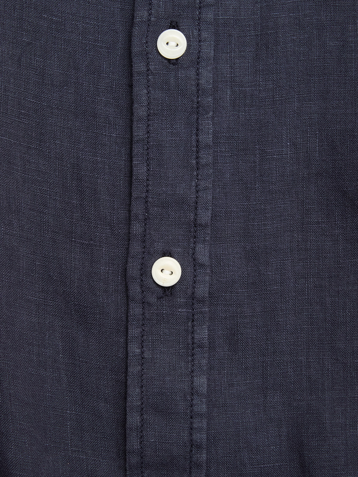 Close-up of the Blue de Gênes BGenric Hope S/S Shirt in Dark Navy, featuring a vertical placket with two white buttons and visible stitching—ideal as a breathable summer shirt.